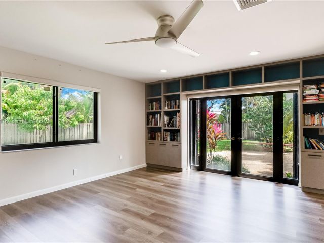 Продажа дома по адресу 2011 NE 211th Ter - фото 7518678