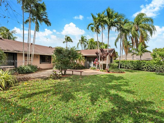 Продажа дома по адресу 2011 NE 211th Ter - фото 7518686