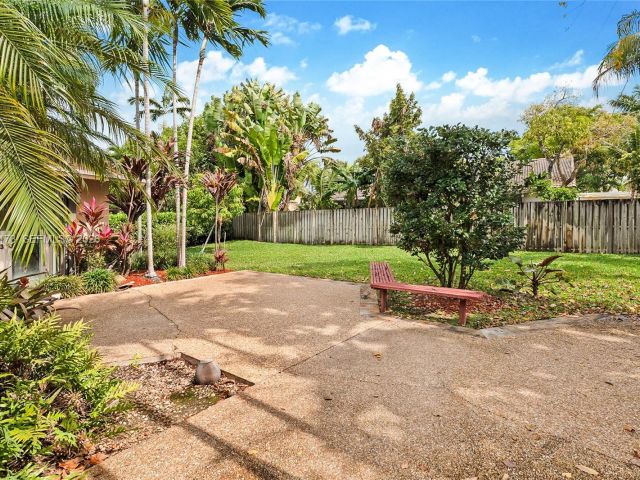 Продажа дома по адресу 2011 NE 211th Ter - фото 7518687