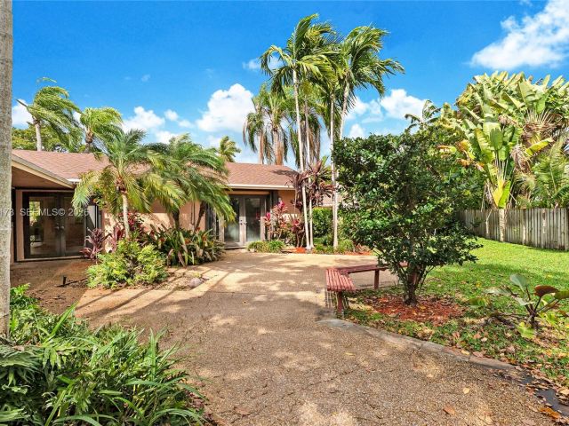 Продажа дома по адресу 2011 NE 211th Ter - фото 7518688