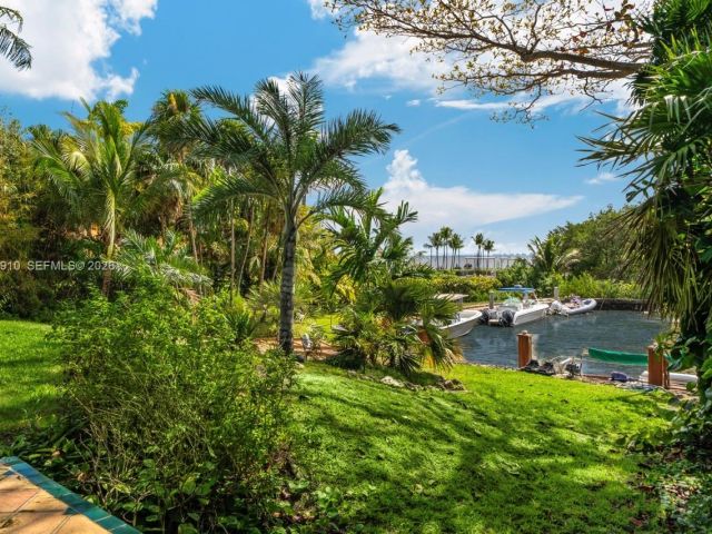 Продажа дома по адресу 3373 Poinciana Ave - фото 7531966