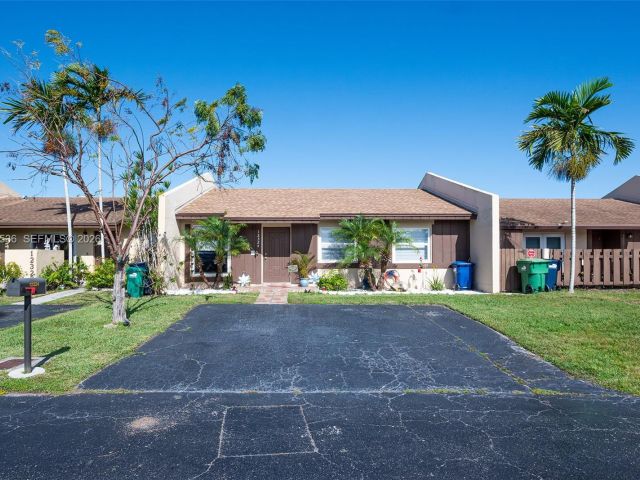 Продажа дома по адресу 12324 SW 111th S Canal St Rd - фото 7518750