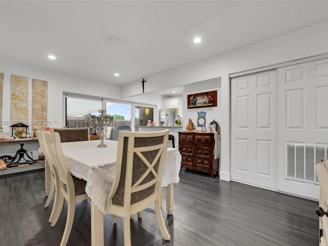 Продажа дома по адресу 12324 SW 111th S Canal St Rd - фото 7518763