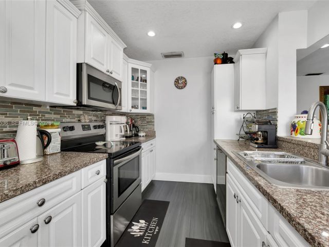 Продажа дома по адресу 12324 SW 111th S Canal St Rd - фото 7518767