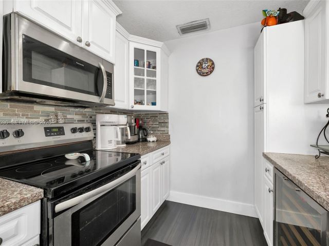 Продажа дома по адресу 12324 SW 111th S Canal St Rd - фото 7518768