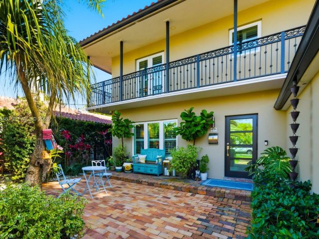 Продажа дома по адресу 430 Candia Ave - фото 7521228