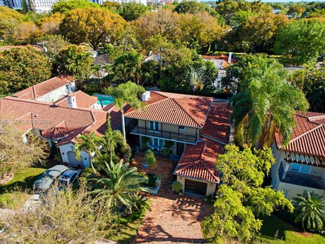 Продажа дома по адресу 430 Candia Ave - фото 7521229