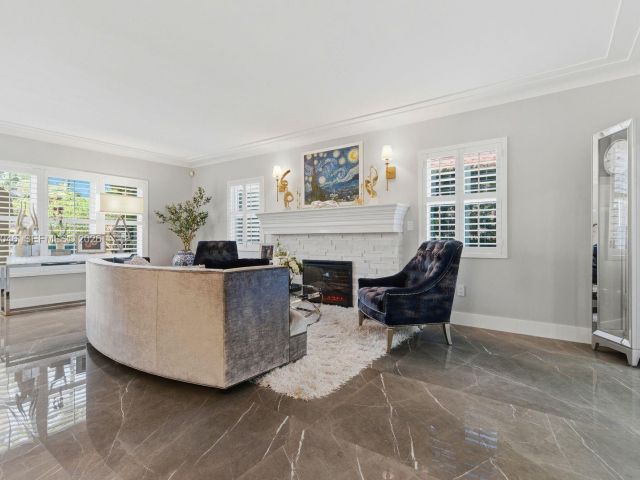 Продажа дома по адресу 430 Candia Ave - фото 7521235