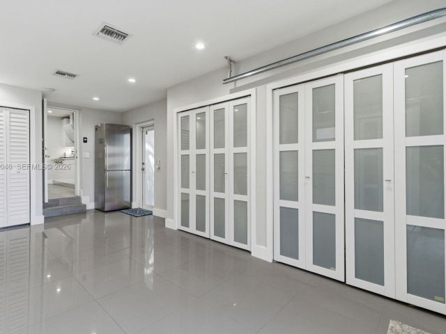 Продажа дома по адресу 430 Candia Ave - фото 7521242