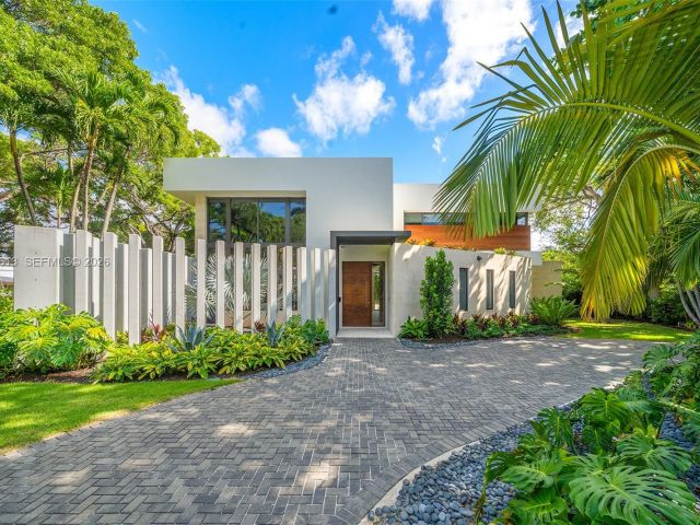 Продажа дома по адресу 4041 S Le Jeune Rd - фото 7518731