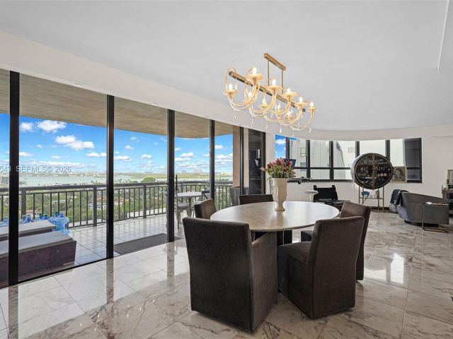 Продажа квартиры #1207 - фото 7520104