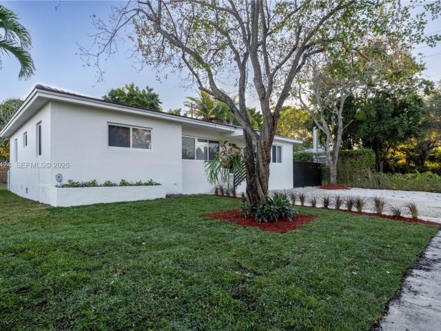 Продажа дома по адресу 6070 SW 42nd St - фото 7518690