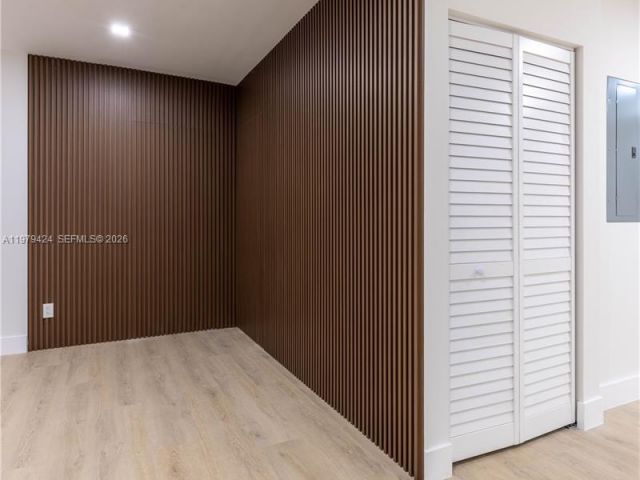 Продажа дома по адресу 6070 SW 42nd St - фото 7518696