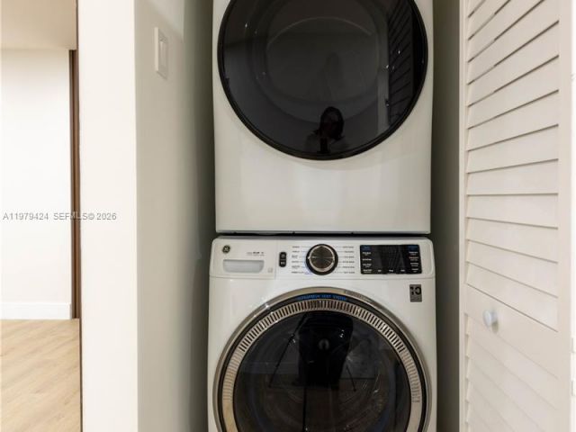 Продажа дома по адресу 6070 SW 42nd St - фото 7518699