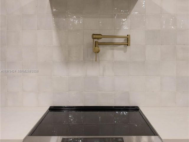 Продажа дома по адресу 6070 SW 42nd St - фото 7518702