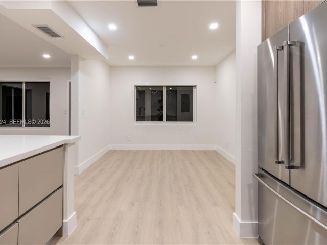 Продажа дома по адресу 6070 SW 42nd St - фото 7518704