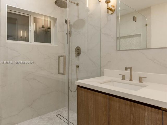 Продажа дома по адресу 6070 SW 42nd St - фото 7518707