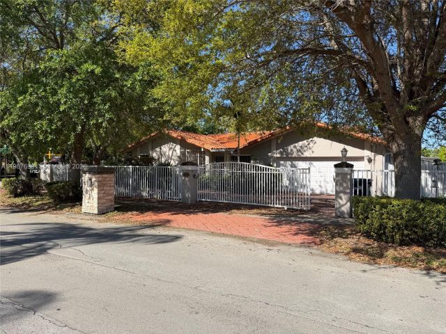 Продажа дома по адресу 1220 SW 103rd Ct - фото 7518710