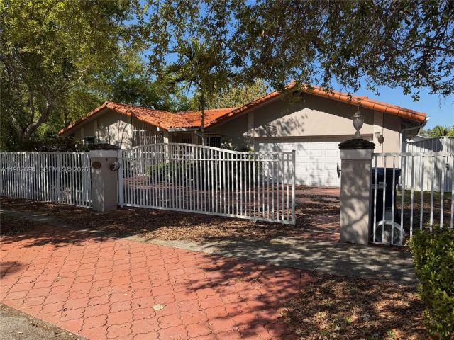 Продажа дома по адресу 1220 SW 103rd Ct - фото 7518713