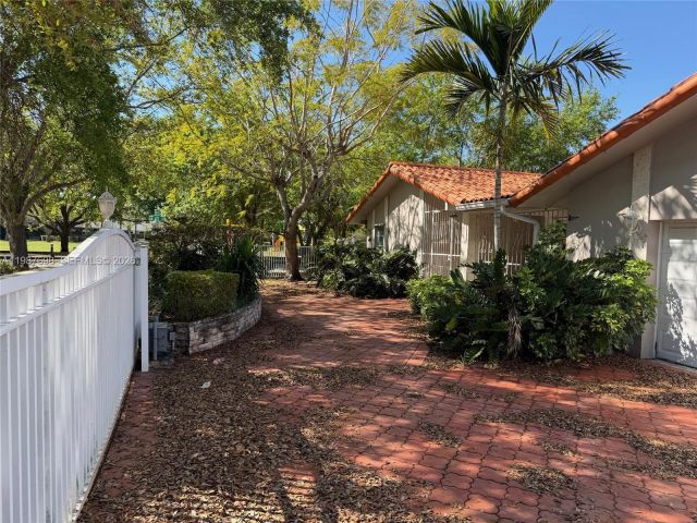 Продажа дома по адресу 1220 SW 103rd Ct - фото 7518714