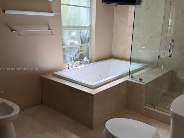 Продажа дома по адресу 1220 SW 103rd Ct - фото 7518728