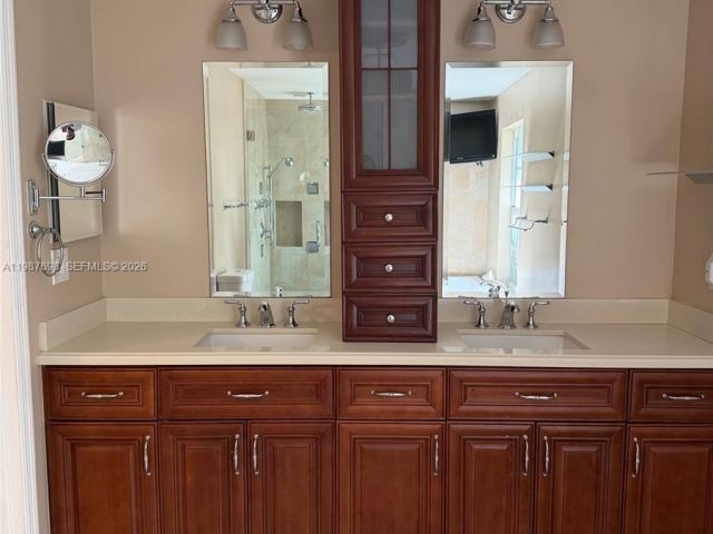 Продажа дома по адресу 1220 SW 103rd Ct - фото 7518729