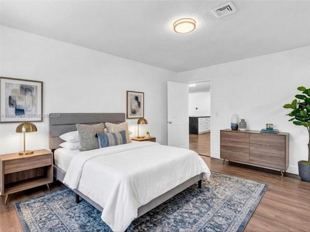 Дом в аренду по адресу 3193 Taft St - фото 7518915