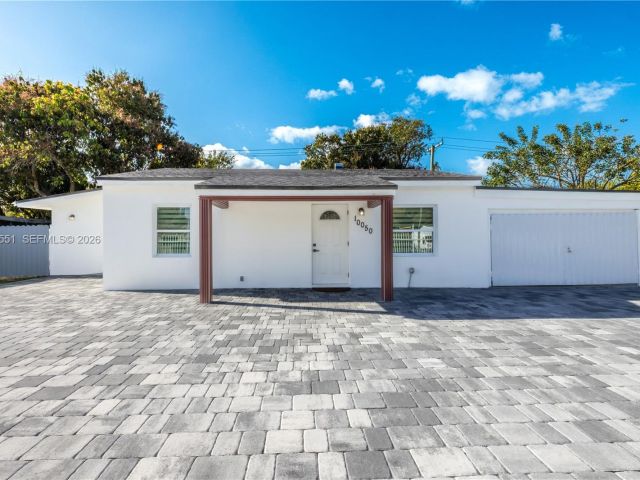 Дом в аренду по адресу 10050 SW 171st St 10050 - фото 7518611