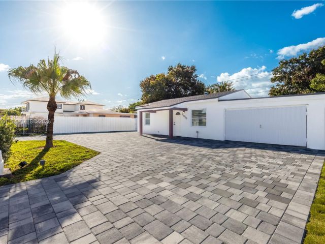 Дом в аренду по адресу 10050 SW 171st St 10050 - фото 7518613