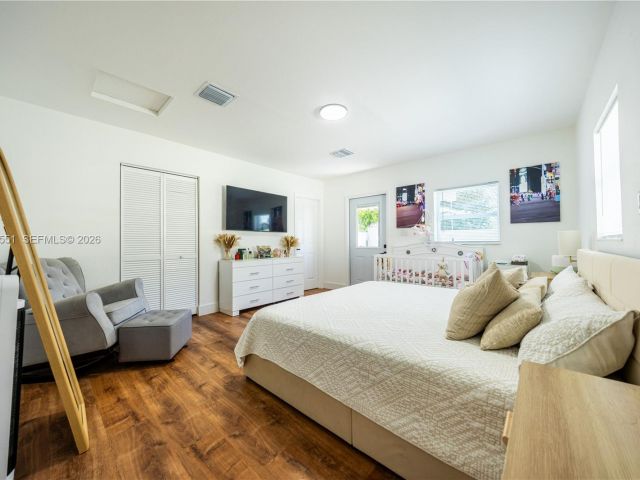 Дом в аренду по адресу 10050 SW 171st St 10050 - фото 7518624