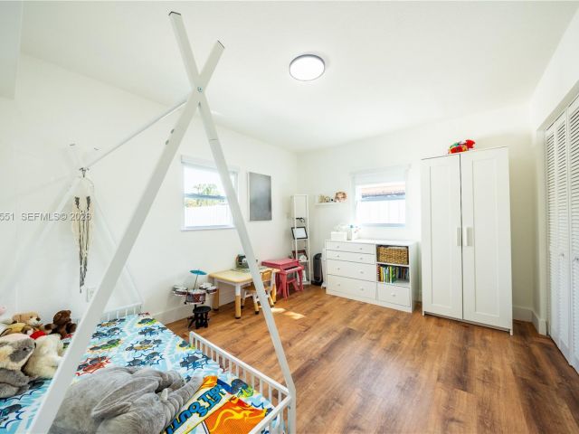 Дом в аренду по адресу 10050 SW 171st St 10050 - фото 7518625