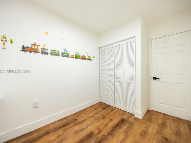 Дом в аренду по адресу 10050 SW 171st St 10050 - фото 7518627