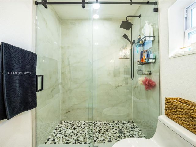 Дом в аренду по адресу 10050 SW 171st St 10050 - фото 7518629