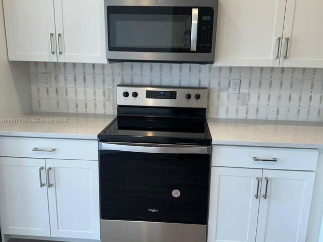 Дом в аренду по адресу 17173 SW 1st St - фото 7518476