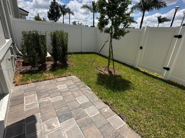 Дом в аренду по адресу 17173 SW 1st St - фото 7518479