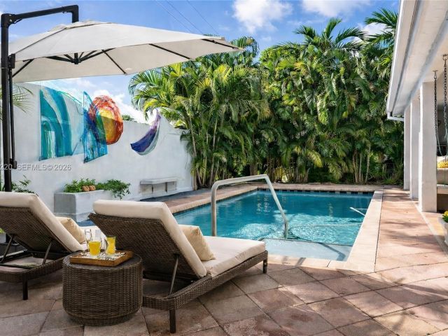 Дом в аренду по адресу 8300 SW 31st St - фото 7518801