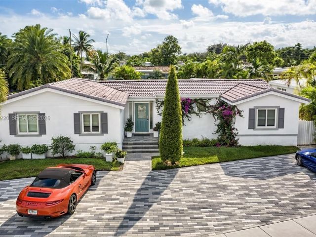 Дом в аренду по адресу 8300 SW 31st St - фото 7518802