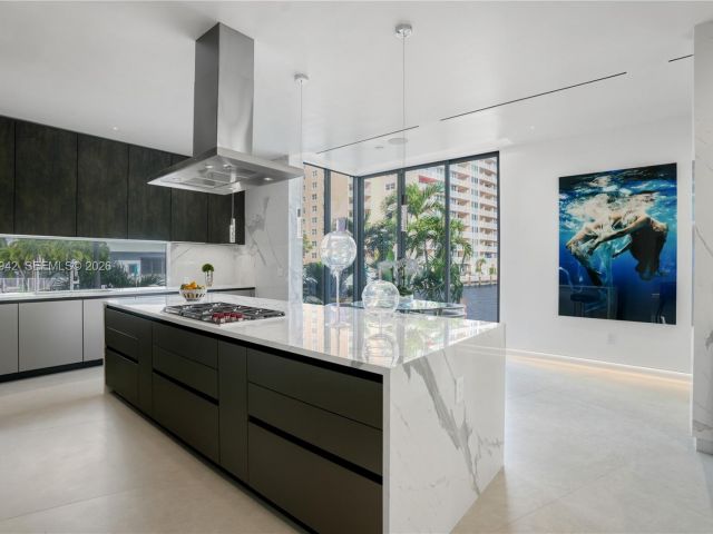 Продажа дома по адресу 501 Palm Dr - фото 7518609