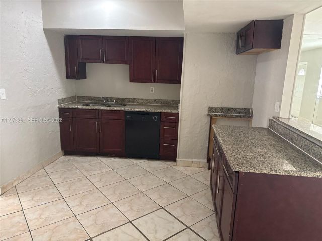 Продажа дома по адресу 1855 NW 121st St - фото 7518771