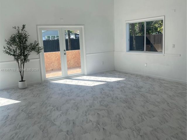 Дом в аренду по адресу 20700 SW 122nd Ave - фото 7518793