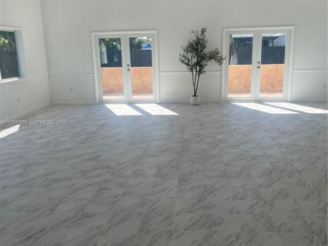 Дом в аренду по адресу 20700 SW 122nd Ave - фото 7518794