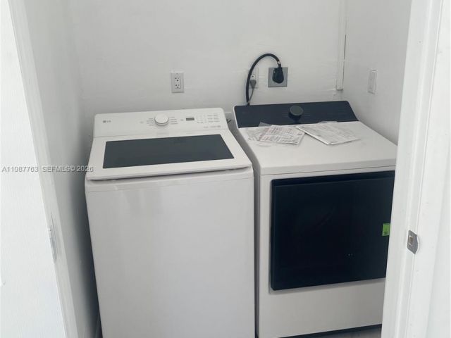 Дом в аренду по адресу 20700 SW 122nd Ave - фото 7518795