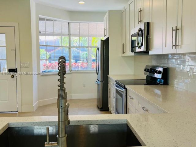 Дом в аренду по адресу 20951 Via Oleander C - фото 7518378