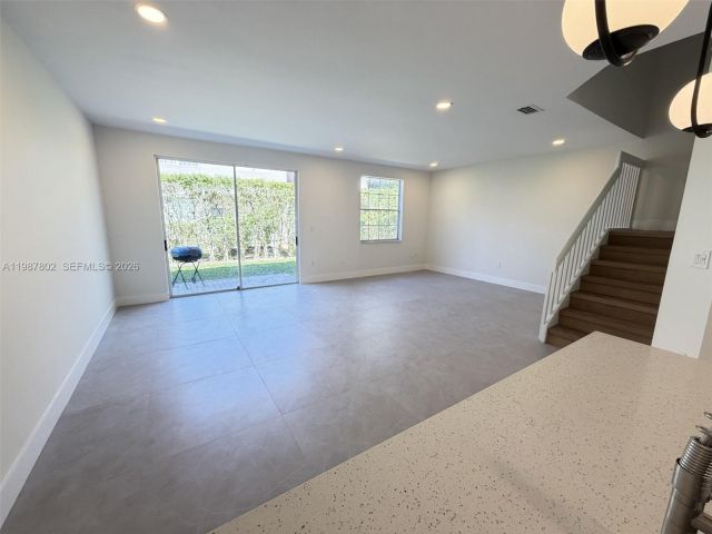 Дом в аренду по адресу 20951 Via Oleander C - фото 7518384