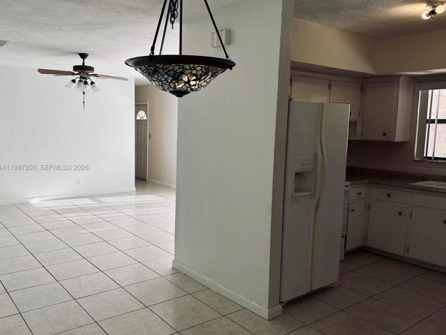 Дом в аренду по адресу 836 Pennsylvania Ave - фото 7519100