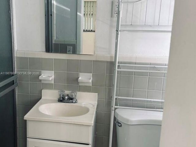 Дом в аренду по адресу 836 Pennsylvania Ave - фото 7519104