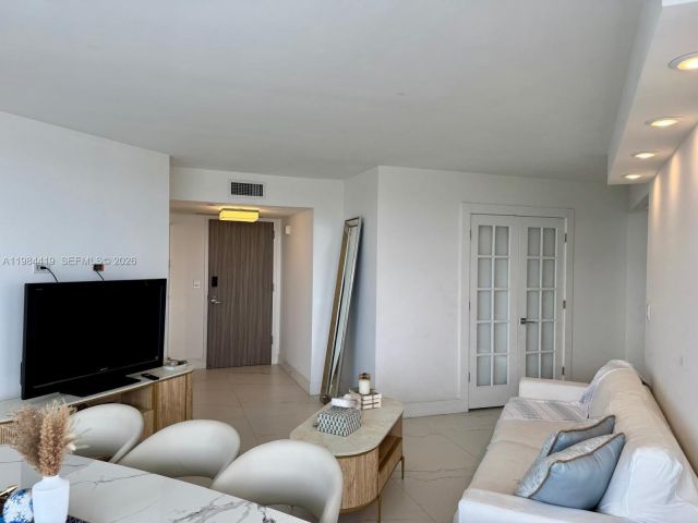 Продажа квартиры #1410 - фото 7520482