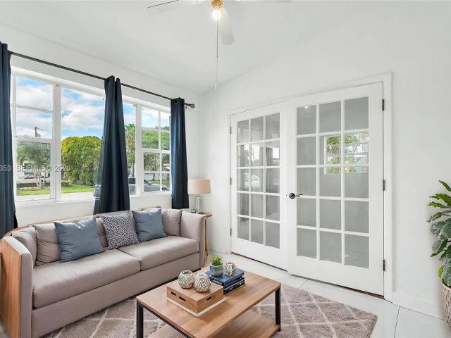 Дом в аренду по адресу 4525 SW 112th Pl - фото 7519430