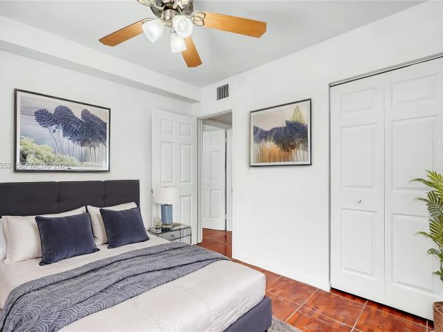 Дом в аренду по адресу 4525 SW 112th Pl - фото 7519436