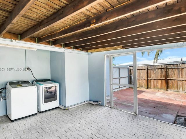 Дом в аренду по адресу 4525 SW 112th Pl - фото 7519442